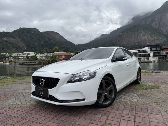 VOLVO V40 2.0 T4 KINETIC GASOLINA 4P AUTOMÁTICO VOLVO V40 2.0 T4 KINETIC GASOLINA 4P AUTOMÁTICO